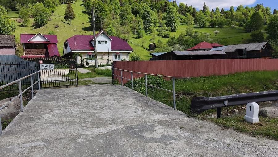 Casă cu Teren 3344 Mp în Dreptu