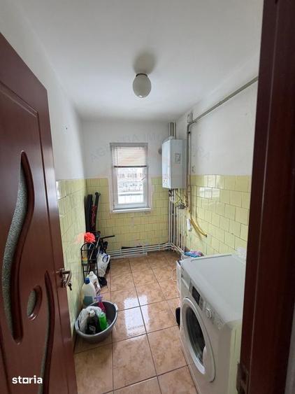 Apartament cu 4 camere, mobilat în Siderurgiștilor