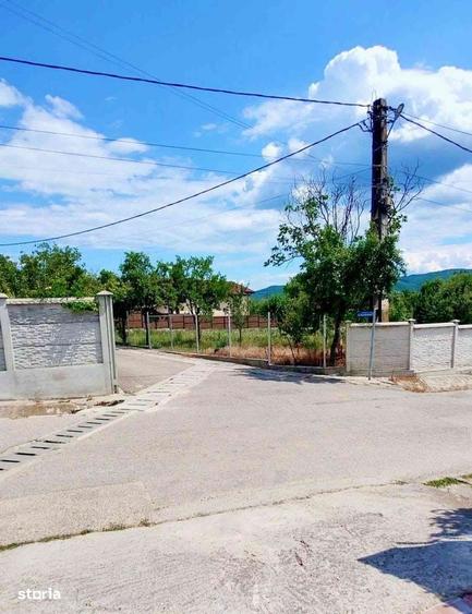 Casă cu 4 camere în Budești