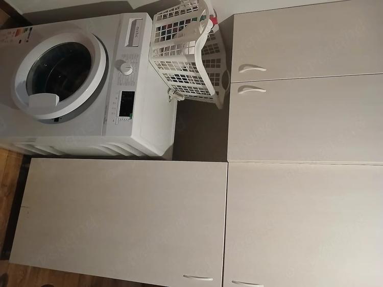 Apartament cu 4 camere decomandat în Trivale