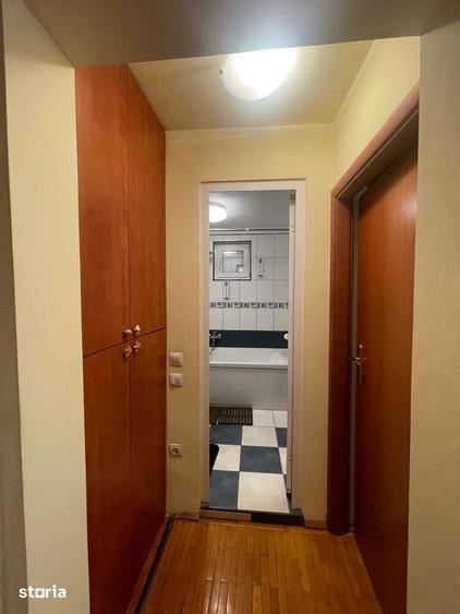Apartament cu 3 camere, mobilat în Tei