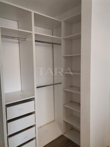 Apartament cu 3 camere decomandat, mobilat în Florești