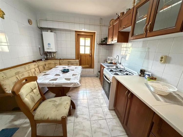 Apartament cu 3 camere decomandat în Păcurari