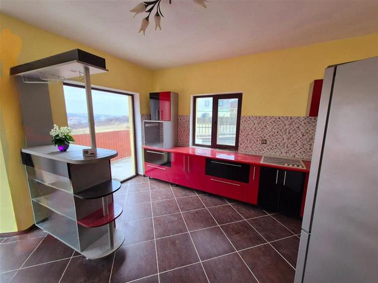 Casă cu 5 camere cu Teren 464 Mp în Bucium