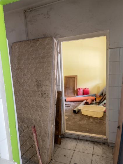 Casă cu 9 camere cu Canalizare în Dârste