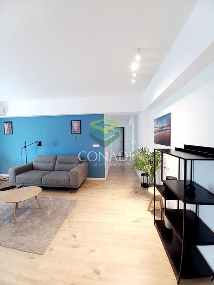 Apartament cu 3 camere semidecomandat în Aviației