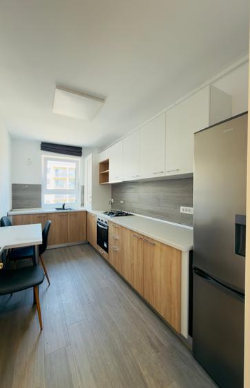 Apartament cu 2 camere decomandat în Tractorul