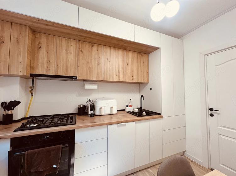 Apartament cu 3 camere semidecomandat în Nord