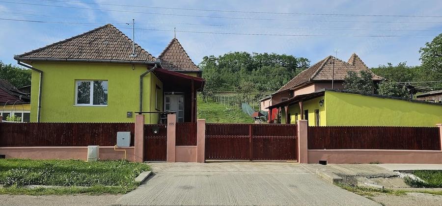 Casă cu 2 camere cu Teren 2936 Mp în Răscruci