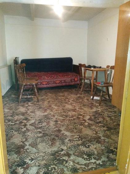 Casă cu 3 camere cu Teren 1960 Mp în Central