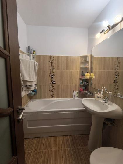 CITY MALL 4 CAMERE SEMI,90 MP PRET 156000 EURO - 14