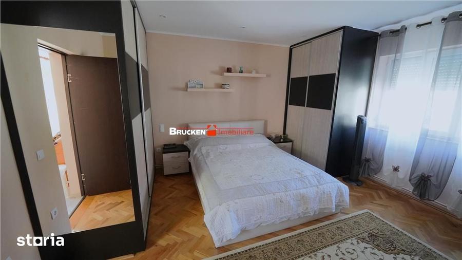 Casă cu 4 camere cu Teren 1737 Mp în Cărpinet