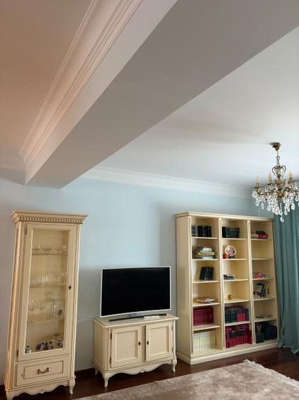 Apartament cu 3 camere semidecomandat în Dorobanți
