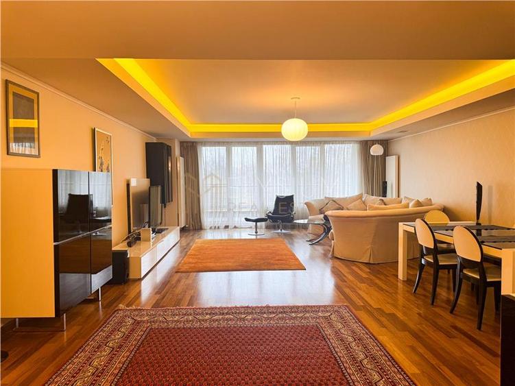 Apartament cu 4 camere decomandat, mobilat în Nordului