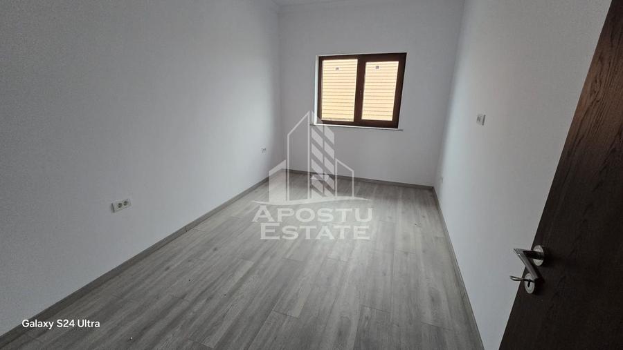 Duplex cu 5 camere cu Canalizare în Giarmata