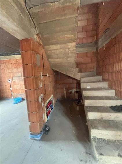 Duplex cu 4 camere cu Canalizare în Moșnița Nouă