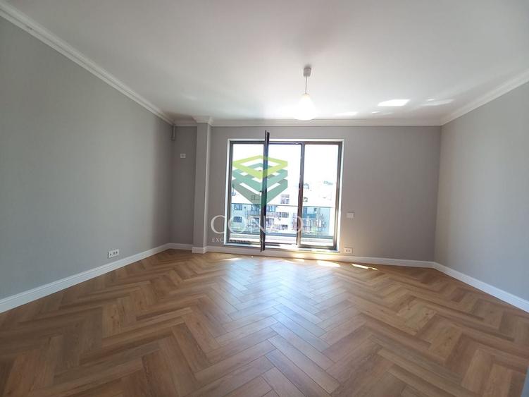 Apartament cu 3 camere decomandat în Băneasa