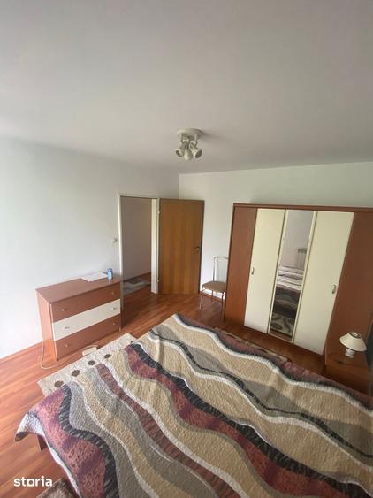 Apartament cu 3 camere decomandat în Rahova