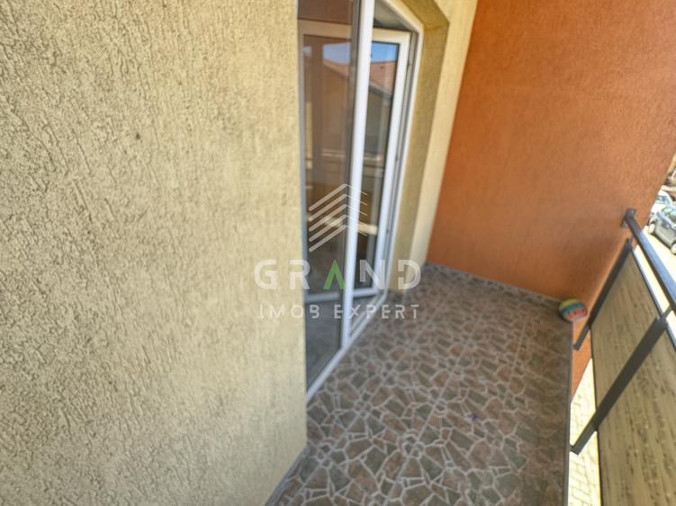 Duplex cu 4 camere cu Canalizare în Iris