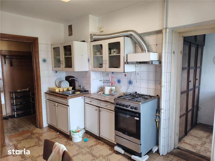 Apartament cu 3 camere decomandat în Grivița