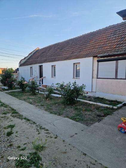 Casă cu 4 camere în Felnac