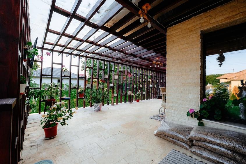 Casă cu 5 camere cu Teren 779 Mp în Piscani