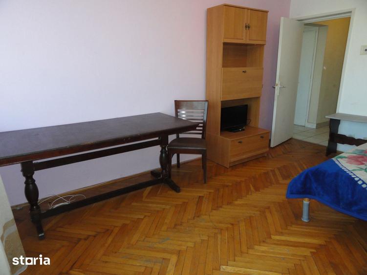 Apartament cu 2 camere decomandat în Romanilor
