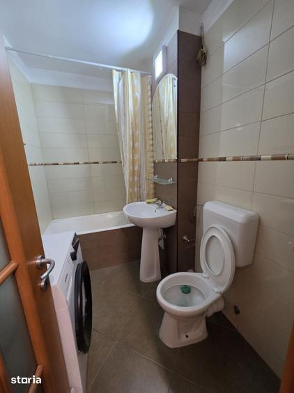 Garsonieră decomandată în Decebal