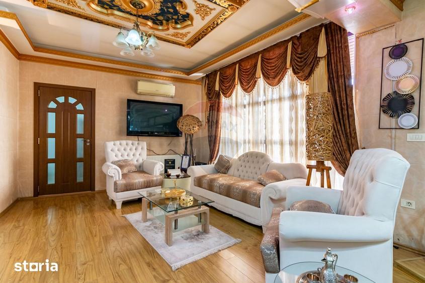 Casă cu 6 camere cu Teren 469 Mp în Central