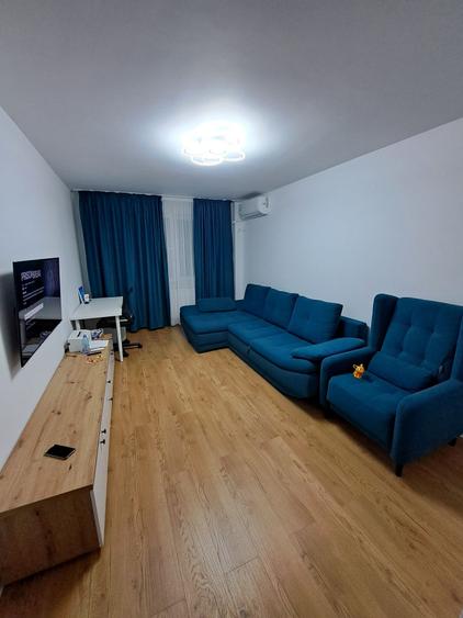 Apartament cu 3 camere decomandat în Crângași