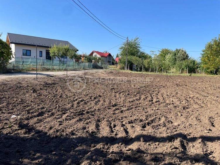 Teren Construcții intravilan de 451 mp, în Tomești