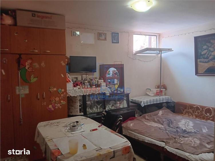 Casă cu 3 camere decomandat cu Teren 200 Mp în Copou