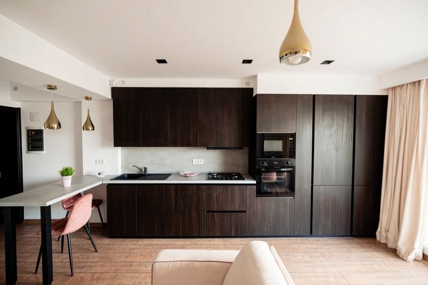 Apartament cu 2 camere semidecomandat, mobilat în Nord