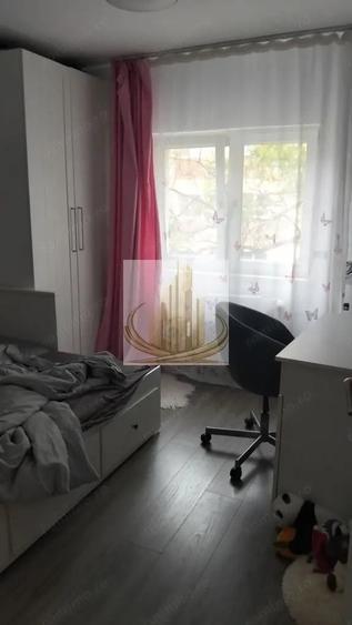 Apartament cu 3 camere semidecomandat în Lipovei