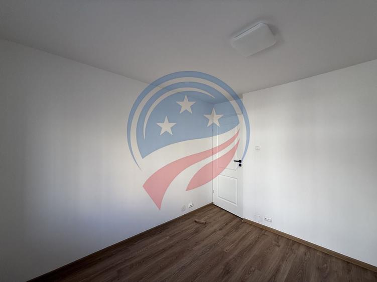 Apartament cu 4 camere decomandat în 1 Mai