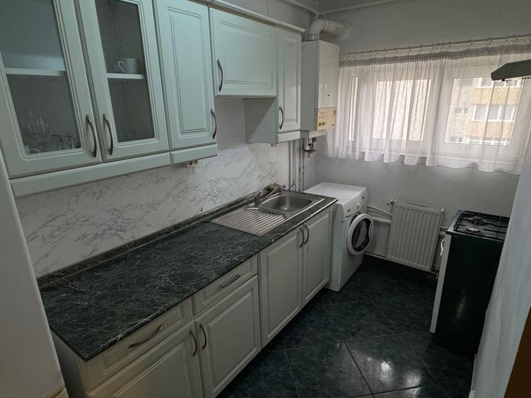 Apartament cu 2 camere decomandat în Dâmbu Pietros