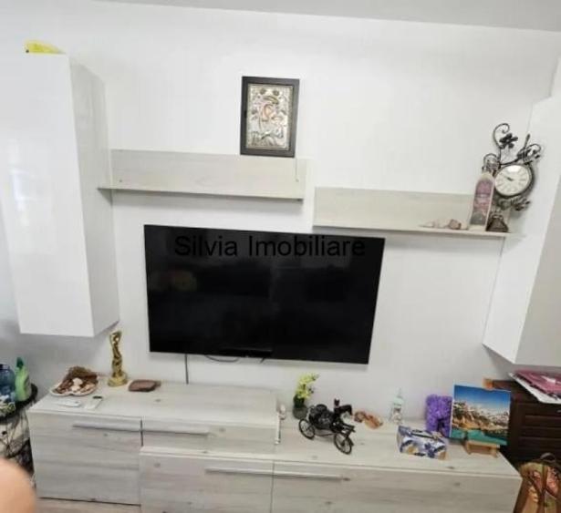 Apartament cu 3 camere în Berceni