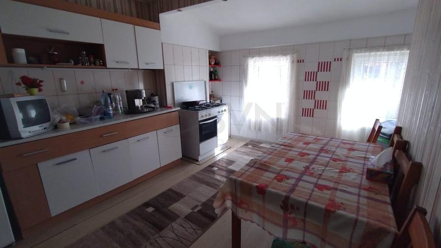 Apartament cu 4 camere decomandat, mobilat în P-ța Universității
