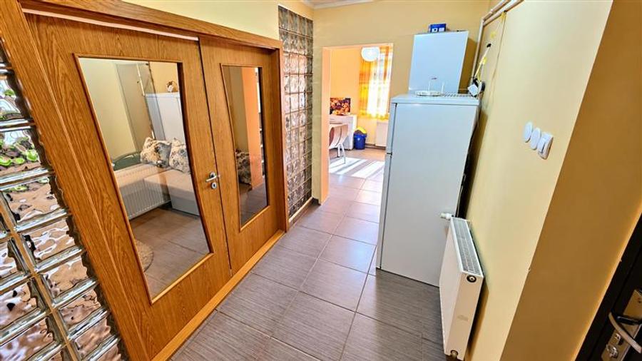 Apartament cu 2 camere decomandat, mobilat în Vest