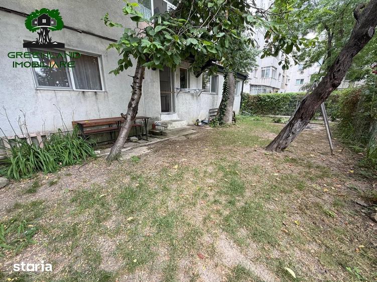 Apartament cu 3 camere decomandat în Nicolina