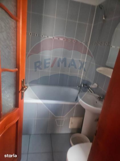 Casă cu 5 camere cu Teren 359 Mp în Central