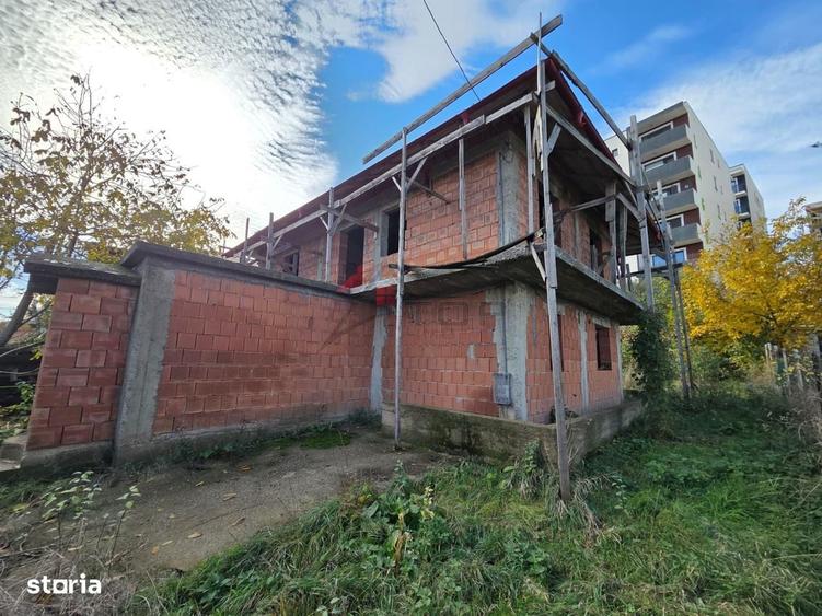 Casă cu 4 camere în Central