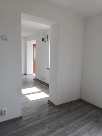 Casă cu 4 camere cu Teren 1347 Mp în Odaia Manolache
