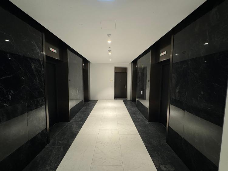 Apartament cu 3 camere semidecomandat, mobilat în Barbu Văcărescu