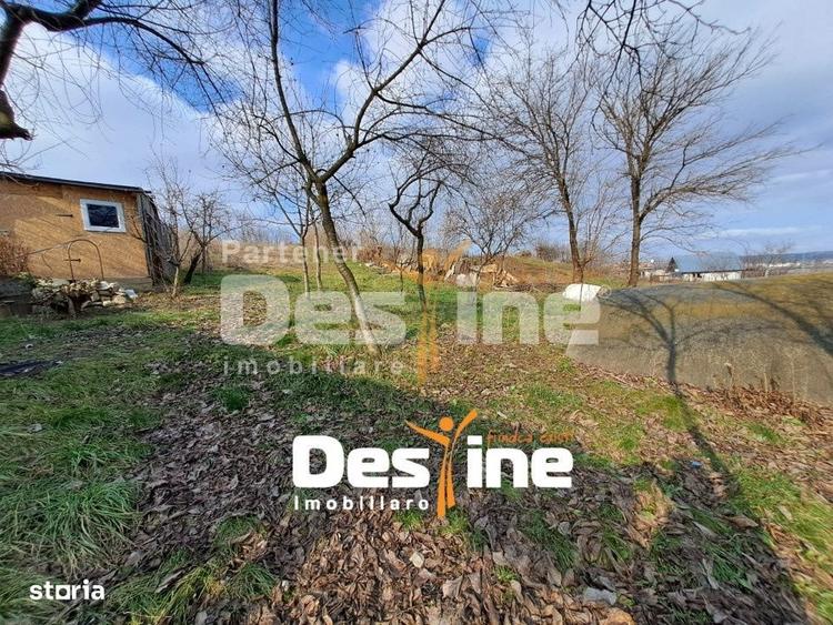 Casă cu 2 camere cu Teren 1250 Mp în Uricani