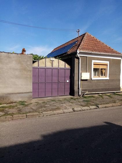 Casă cu Teren 281 Mp în Central