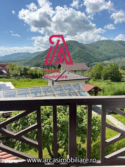 Casă cu 5 camere cu Teren 1300 Mp în Central