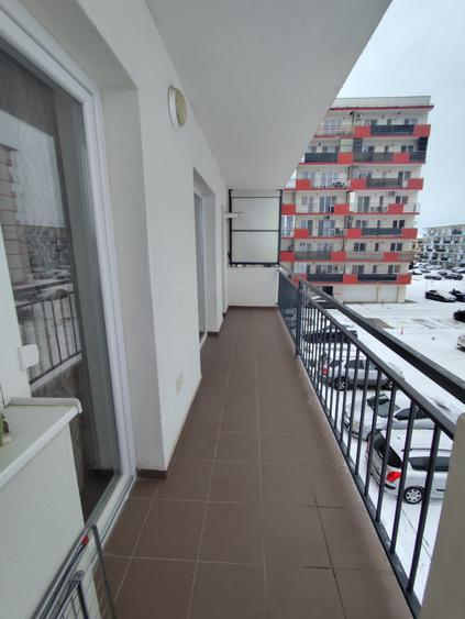 Apartament cu 2 camere semidecomandat, mobilat în Turnișor