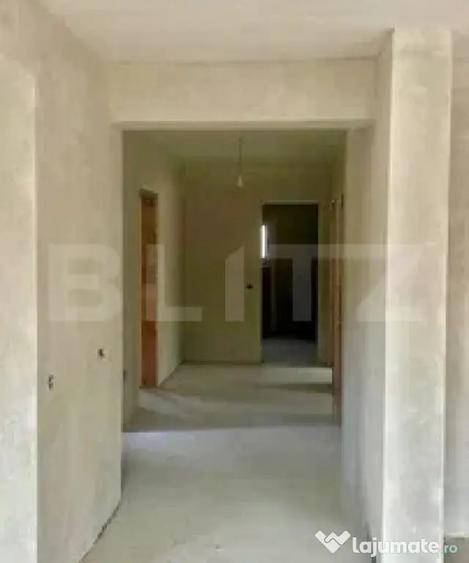 Casă cu 3 camere cu Teren 1354 Mp în Central