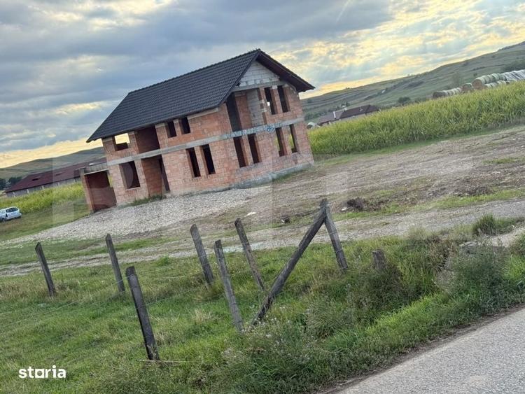 Casă cu 4 camere în Șieu